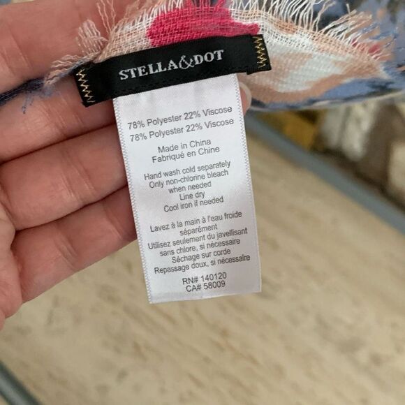 Floral Ikat scarf. - Picture 4 of 9